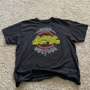 Hybrid & Company Black Graphic T-Shirt